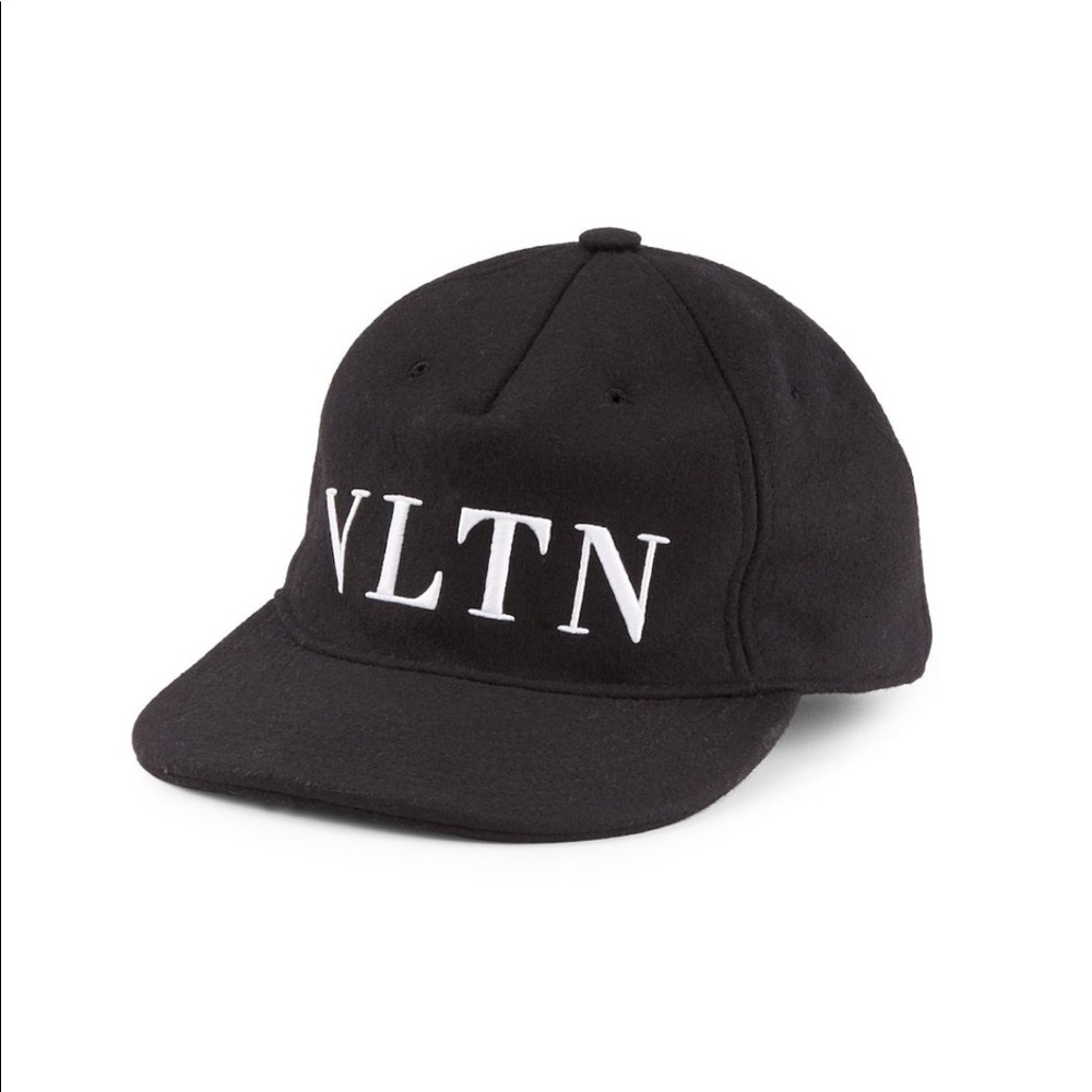 Valentino Hat‎